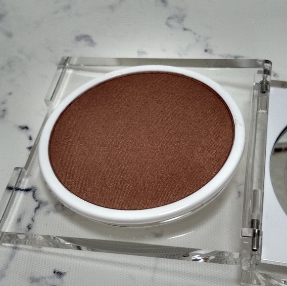 RMS Beauty Luminizing Powder Maderia Bronzer New No Box - Picture 3 of 5